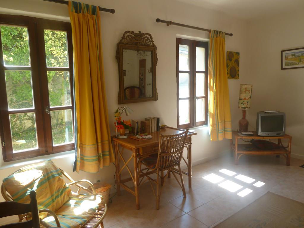 Le Val Leron Bed & Breakfast Valaurie Exterior foto