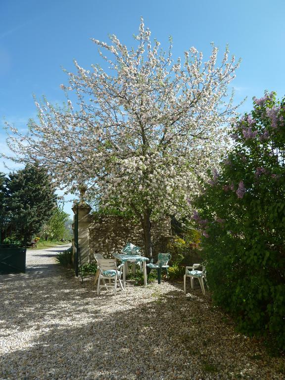 Le Val Leron Bed & Breakfast Valaurie Exterior foto
