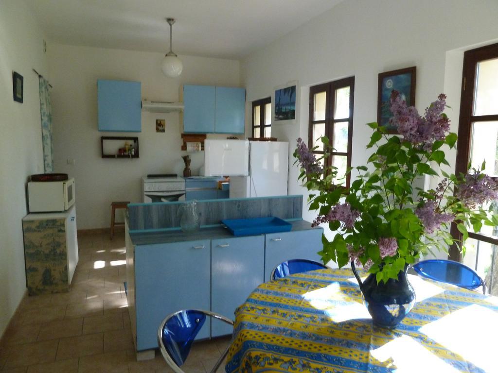Le Val Leron Bed & Breakfast Valaurie Exterior foto